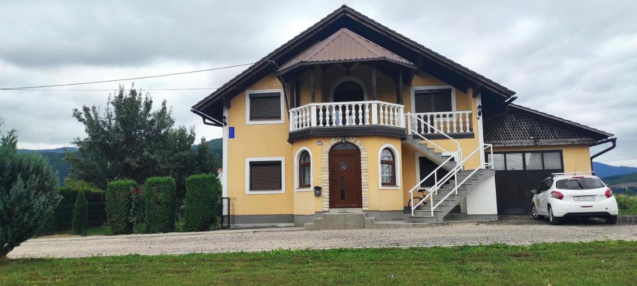 Apartman Majetic Otocac Exterior photo