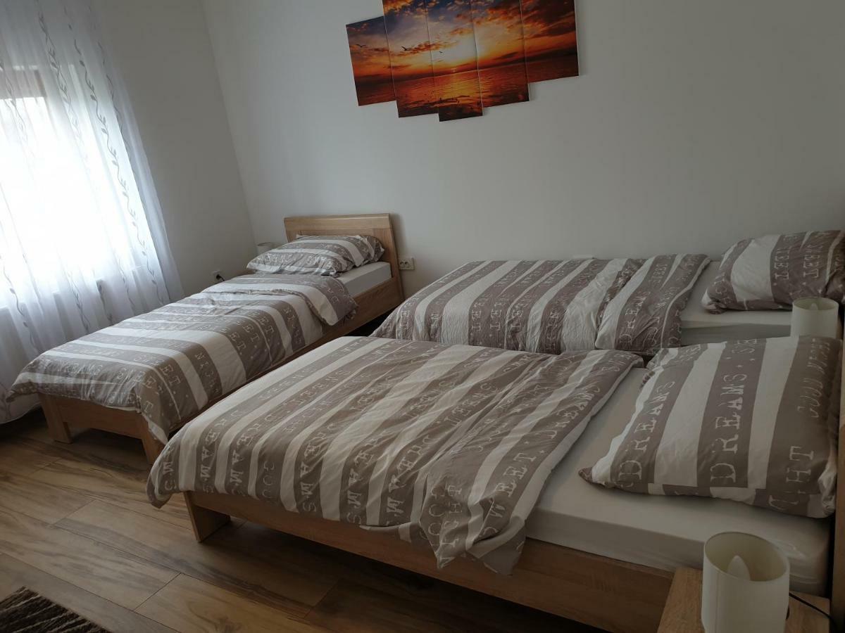 Apartman Majetic Otocac Exterior photo
