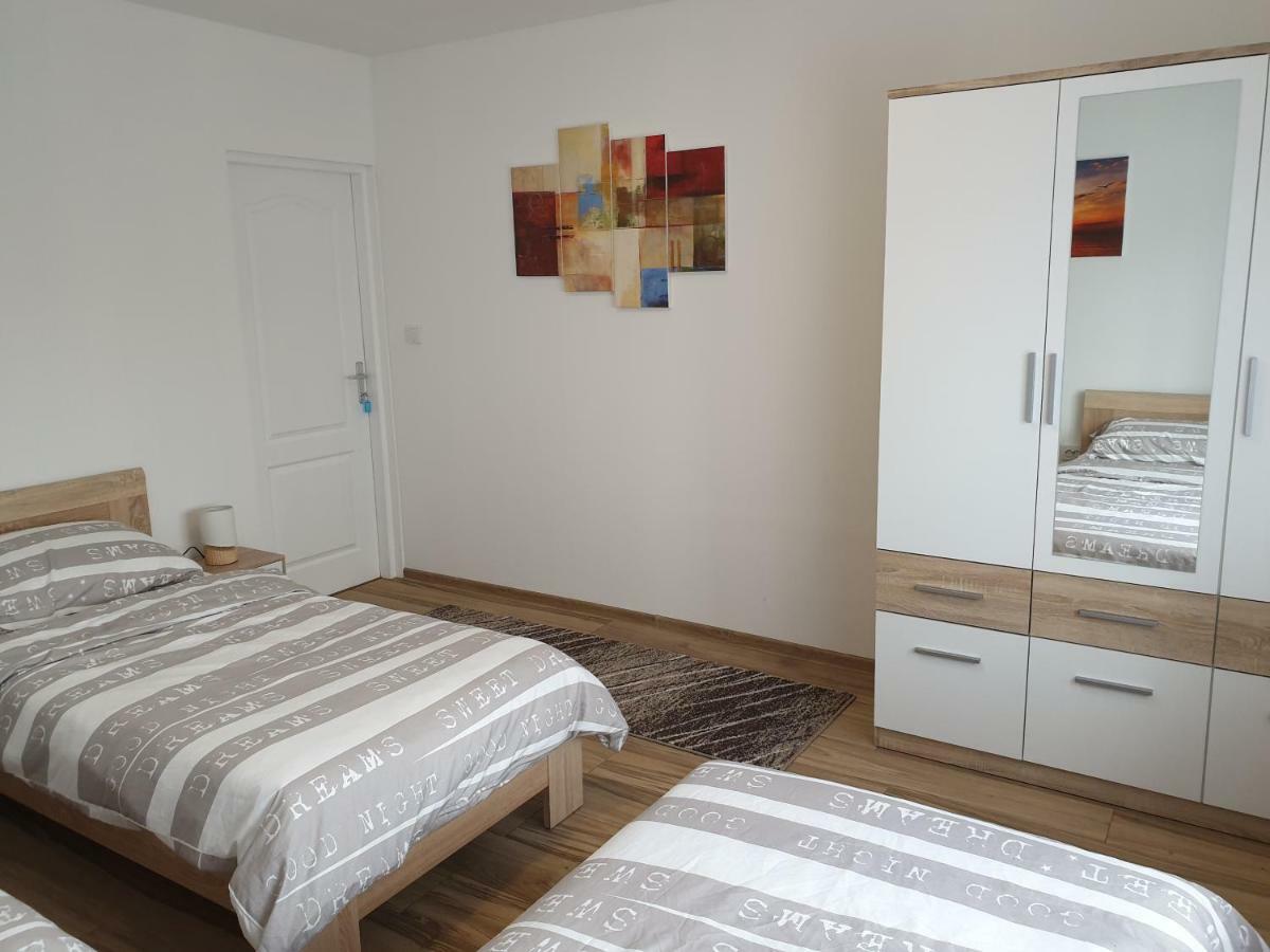 Apartman Majetic Otocac Exterior photo