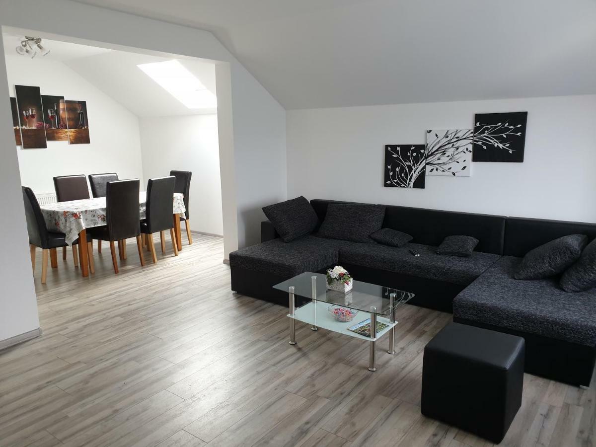 Apartman Majetic Otocac Exterior photo